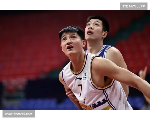 老将底薪球员关键篮板，展现职业精神