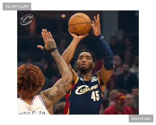 骑士主场力克76人，米切尔、加兰合砍61分